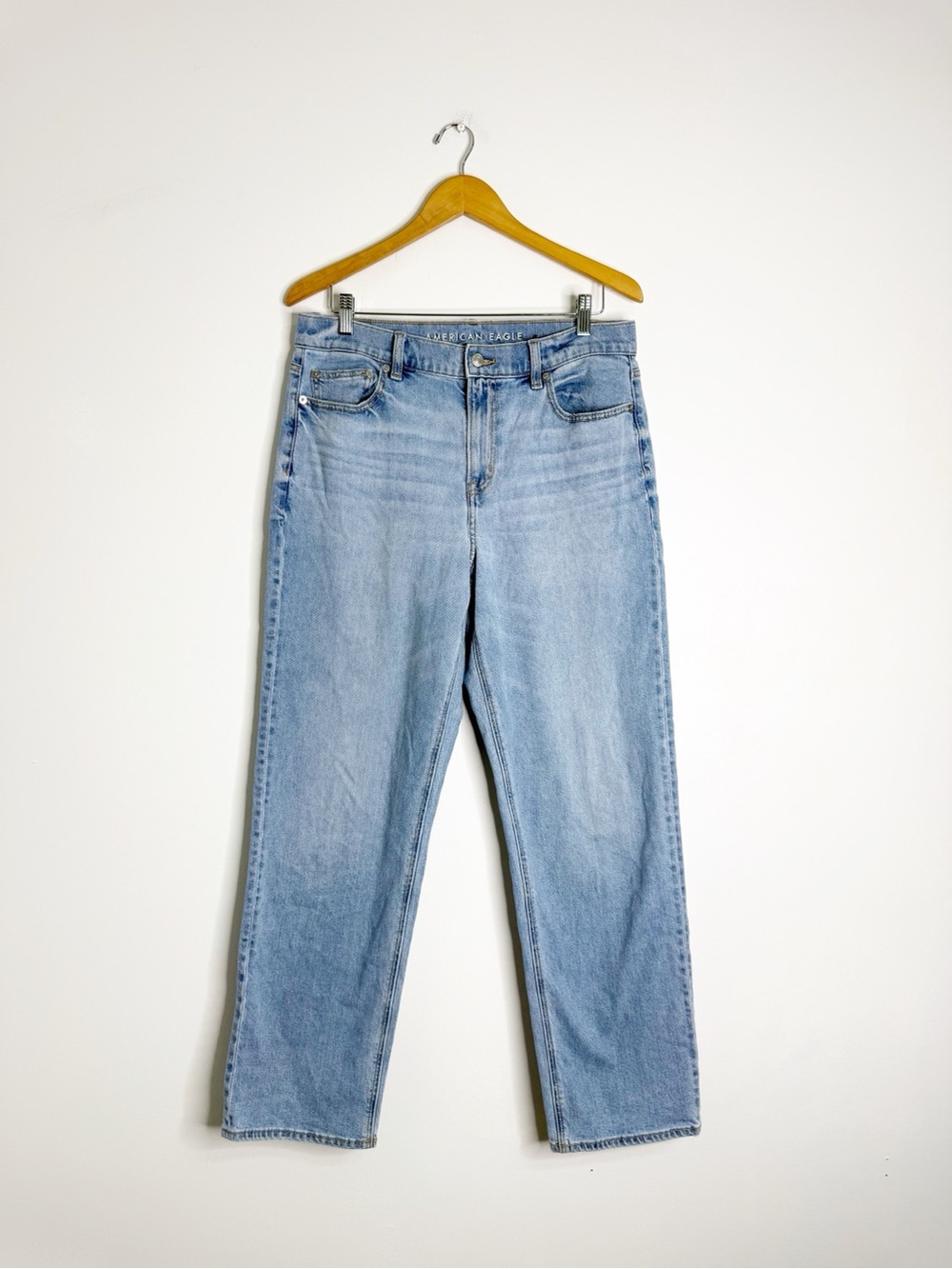 American Eagle Super High Rise Straight Jeans Size 10 Regular Light Wash Stretch
